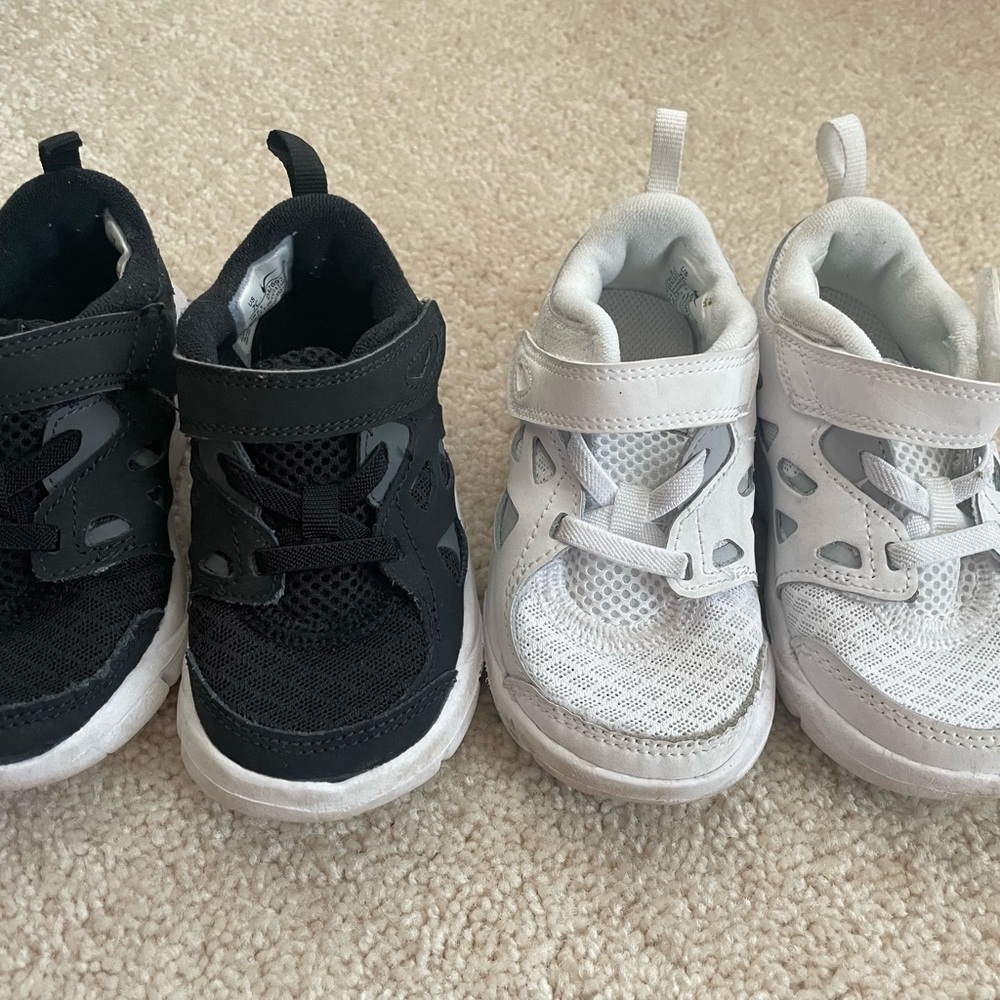 2 Nike Toddler size 7 sneakers